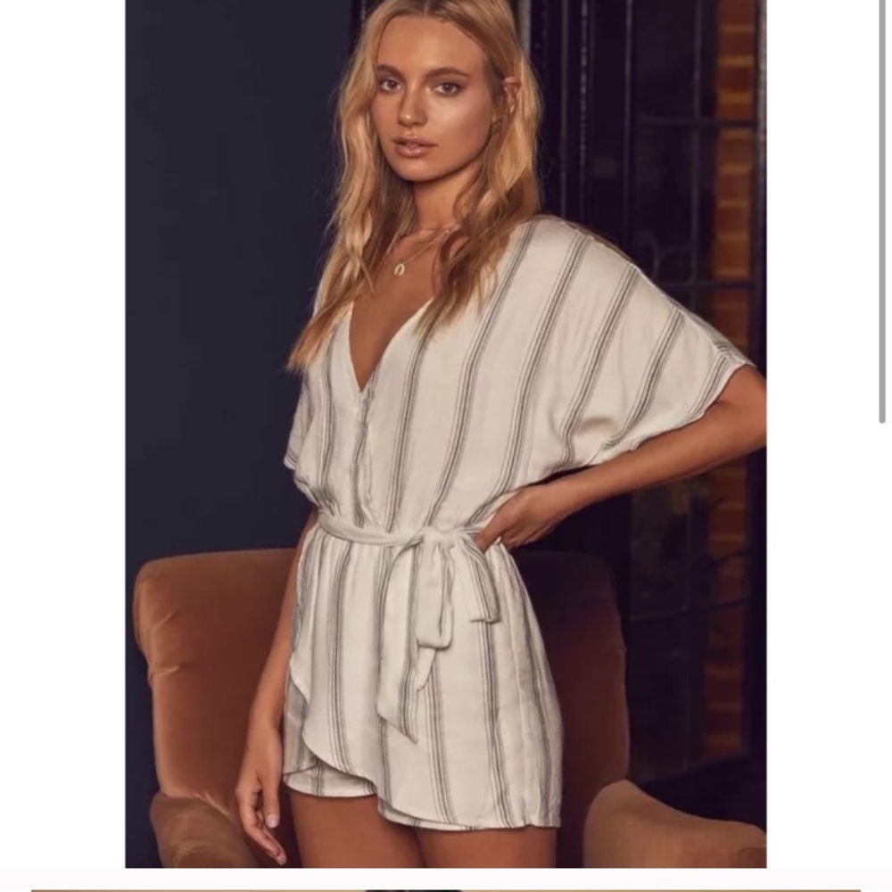 Lulu’s gray striped front wrap romper